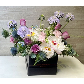 MD41 荷蘭牡丹花 荷蘭玫瑰 康乃馨 母親節花盒 MD41 荷蘭牡丹花 荷蘭玫瑰 康乃馨 母親節花盒